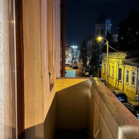 Nice Flat In Villa Near Old Town Bucarest Exterior foto