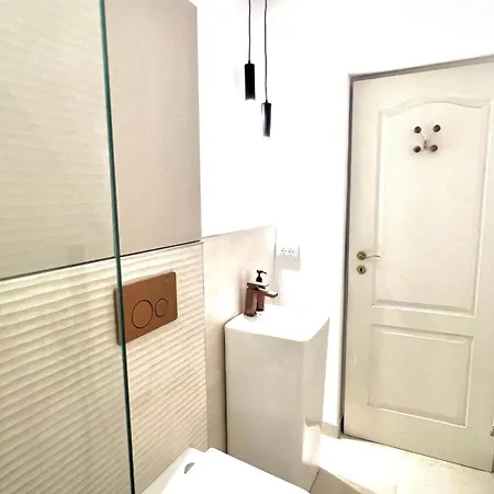 Nice Flat In Villa Near Old Town Bucarest Exterior foto